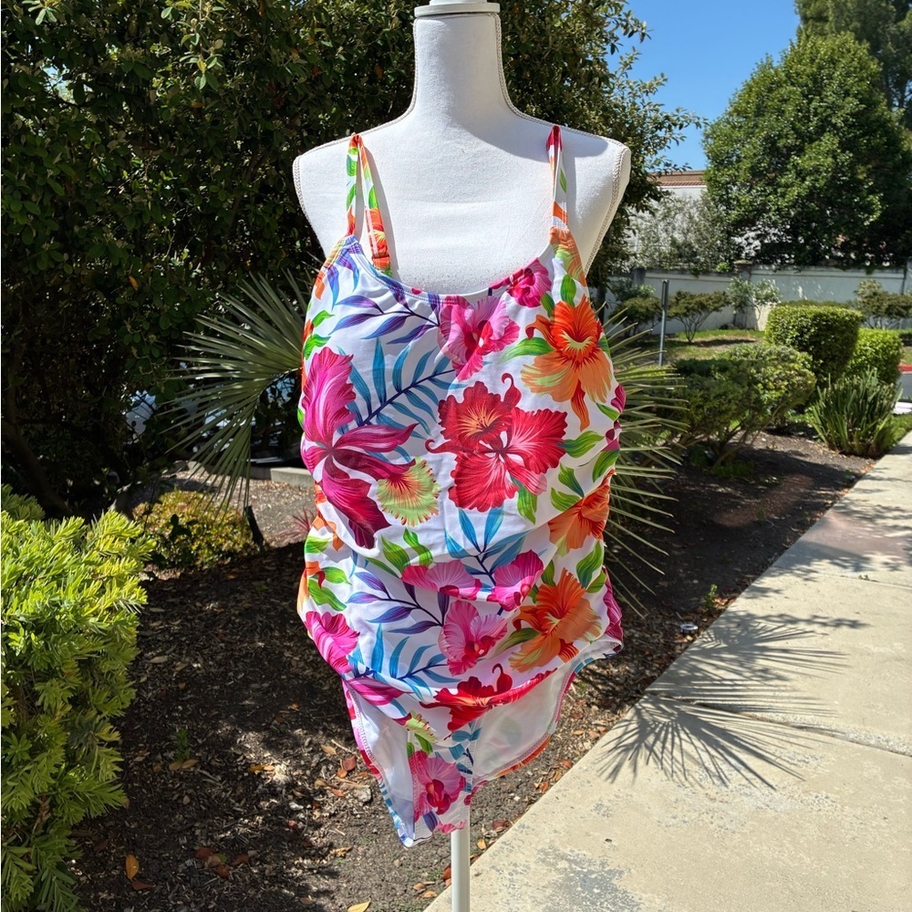 NWT Nicole Miller Blooming Jungle Floral Print  Swimsuit XL